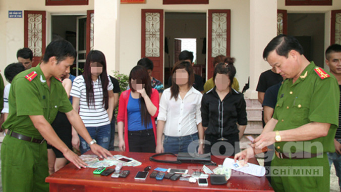 Các đối tượng tại cơ quan điều tra.