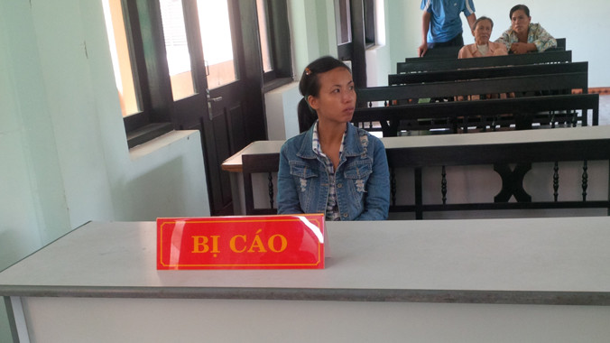 Nguyễn Thị Thành Lộc liên tục xin HĐXX giảm nhẹ hình phạt. 