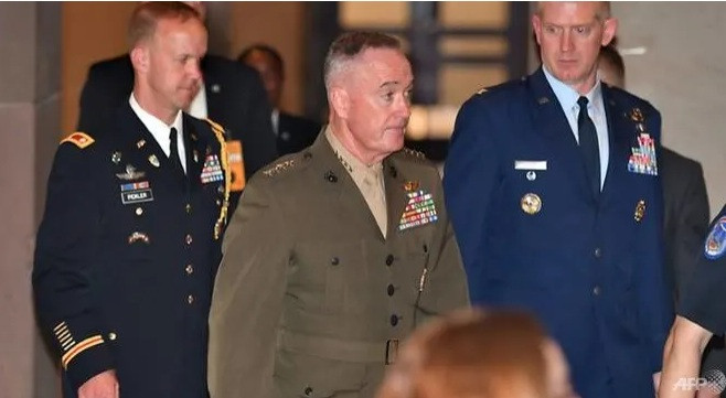 Chủ tịch hội đồng tham mưu trưởng liên quân Mỹ Joseph Dunford (giữa). (Ảnh: CNA)