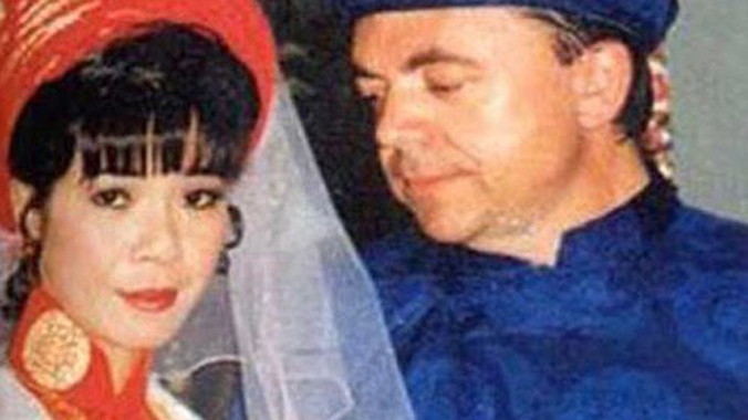 Chuyện tình lãng mạn của ca sĩ Ánh Tuyết và chồng Tây