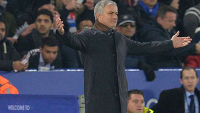 HLV Mourinho thất vọng vì các học trò.