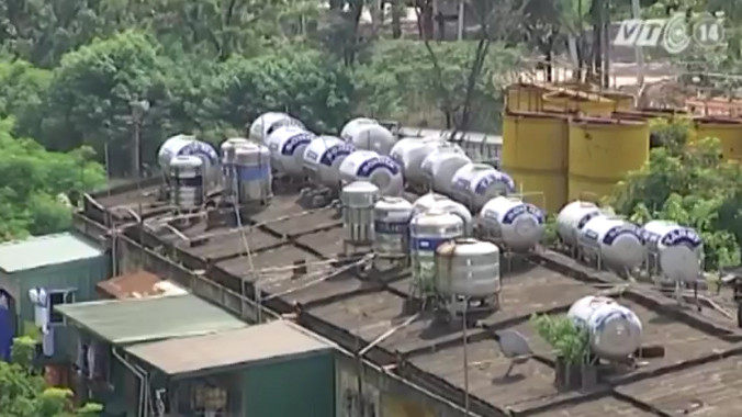 Nguy cơ tai nạn từ hàng vạn bồn nước tại Thủ đô