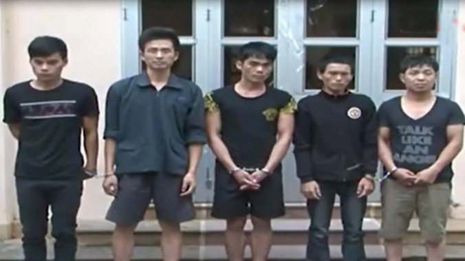 Bị tóm, băng trộm hối lộ 30 triệu hòng thoát tội