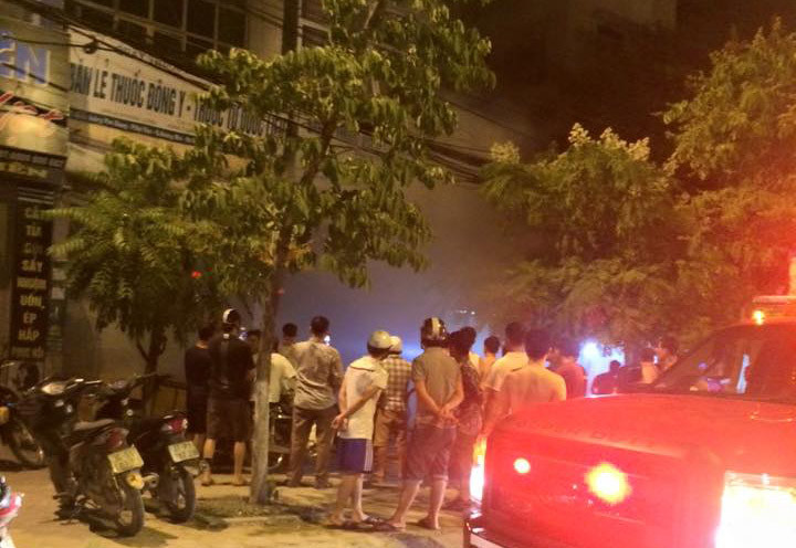 Khói bốc lên nghi ngút. Ảnh: Otofun.