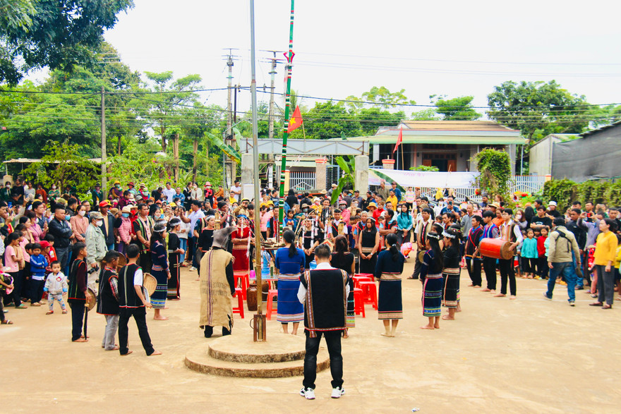 Lễ hội mừng lúa mới của đồng bào Xơ Đăng tại Đắk Lắk