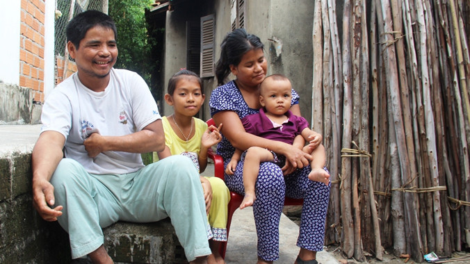  Hạnh phúc bên vợ và các con. Ảnh: H.Văn