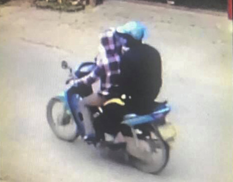 Camera ghi lại hình ảnh người phụ nữ giống nạn nhân.