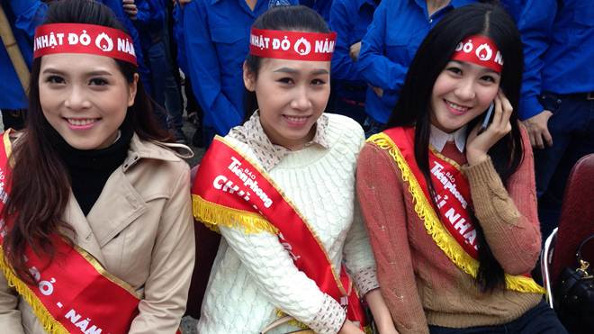 Các người đẹp tham gia Chủ Nhật Đỏ 2014 