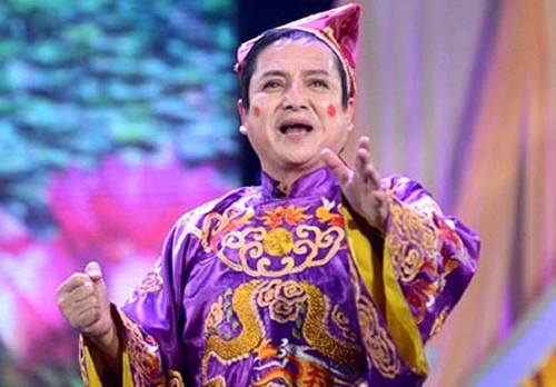 NSƯT Chí Trung được biết đến rộng rãi qua hình ảnh Táo Giao thông trong show "Gặp nhau cuối năm".