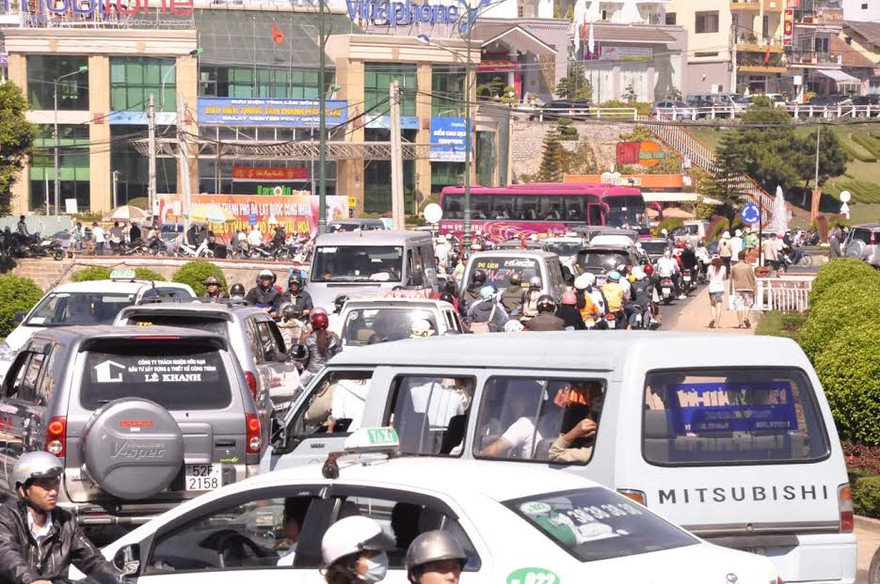 Cầu ông Đạo là nơi bị kẹt xe thường xuyên nhất.