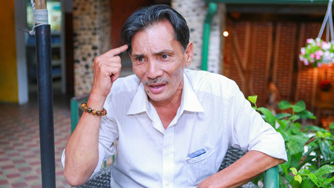 Thương Tín chán nản sau khi bị tố đánh bạc. Ảnh: Nguyễn Thành.