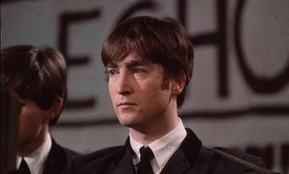 Những ngôi sao xấu số bỏ mạng vì fan cuồng