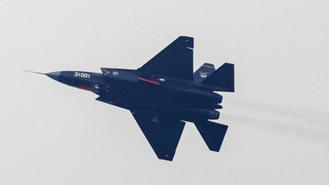 Chiến đấu cơ tàng hình J-31 của Trung Quốc. Ảnh: Reuters.