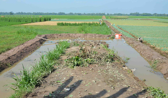 Đường dẫn nước nơi bé Đạt tử vong.