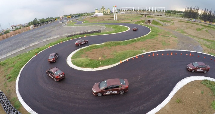 Honda City khoe tài trong trường đua Happyland