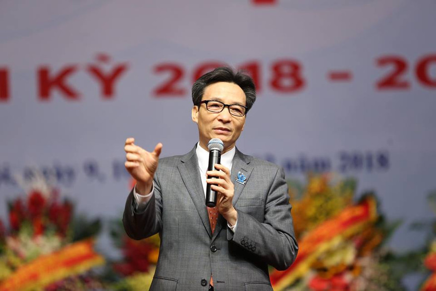 Phó Thủ tướng Vũ Đức Đam đối thoại với đại biểu tham dự Đại hội Hội sinh viên Việt Nam khoá X. Ảnh: Như Ý.