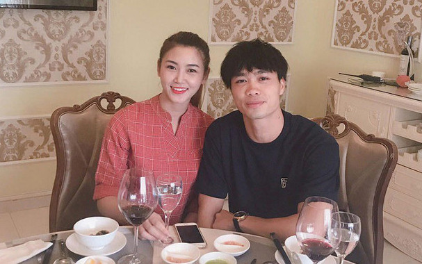 Bức ảnh dấy lên nghi vấn Công Phượng đã có bạn gái mới.