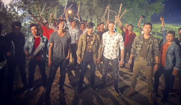 Có ý kiến cho rằng "Kẻ ngược dòng" ngừng chiếu vì quá bạo lực. 