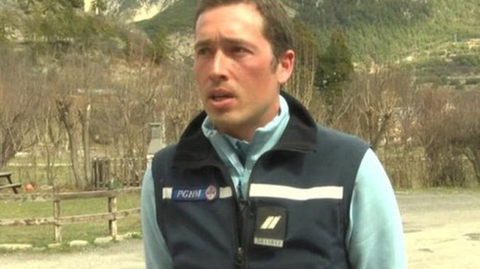 Jean Sebastien Beaud, sĩ quan cảnh sát cứu hộ Pháp kể lại khoảnh khắc đầu tiên nhìn thấy hiện trường tai nạn. Ảnh: BBC.