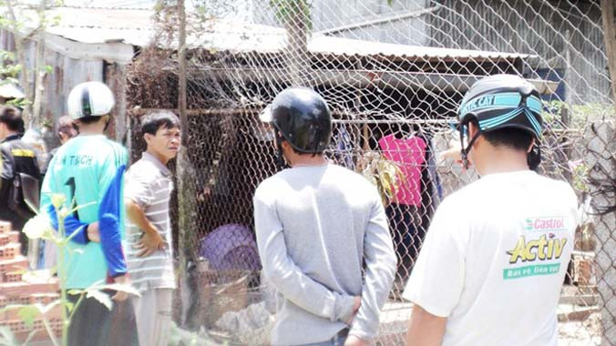 Thi thể phân hủy của người mẹ trong lu nước sau nhà.