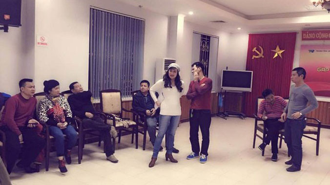 Các nghệ sỹ phía Bắc tập luyện chương trình Táo quân 2015. Ảnh: TL.
