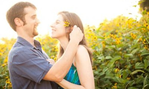 Tình yêu thể hiện bằng ngôn ngữ cơ thể