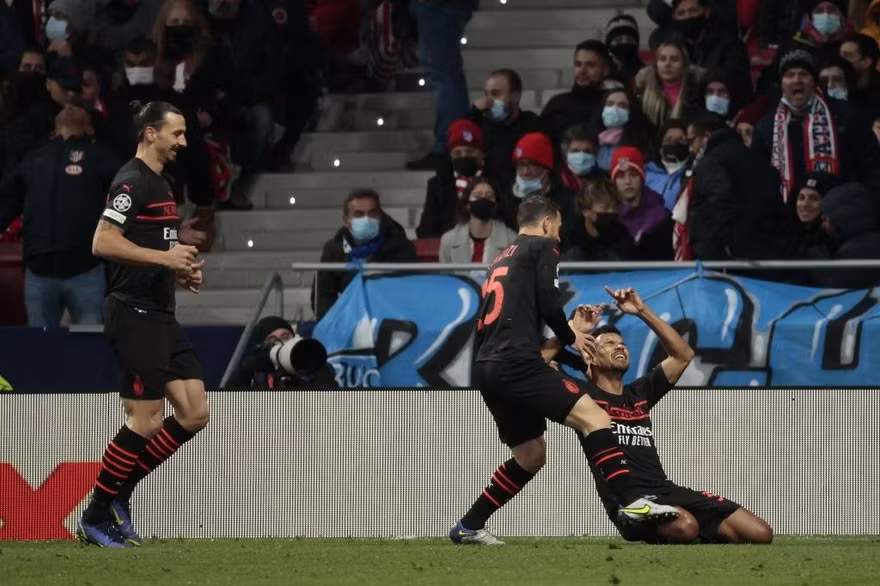 Bất ngờ hạ Atletico Madrid, AC Milan thắp lại hy vọng đi tiếp