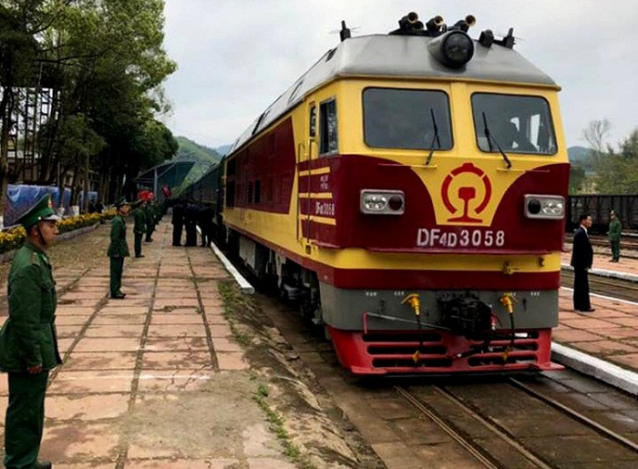 Lí giải chuyện vì sao đoàn tàu Triều Tiên sử dụng đầu máy Trung Quốc?