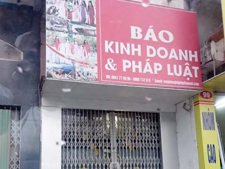 Văn phòng đại diện báo Kinh doanh và Pháp luật tại Hải Phòng đã bị niêm phong sau cuộc khám xét khẩn cấp. 