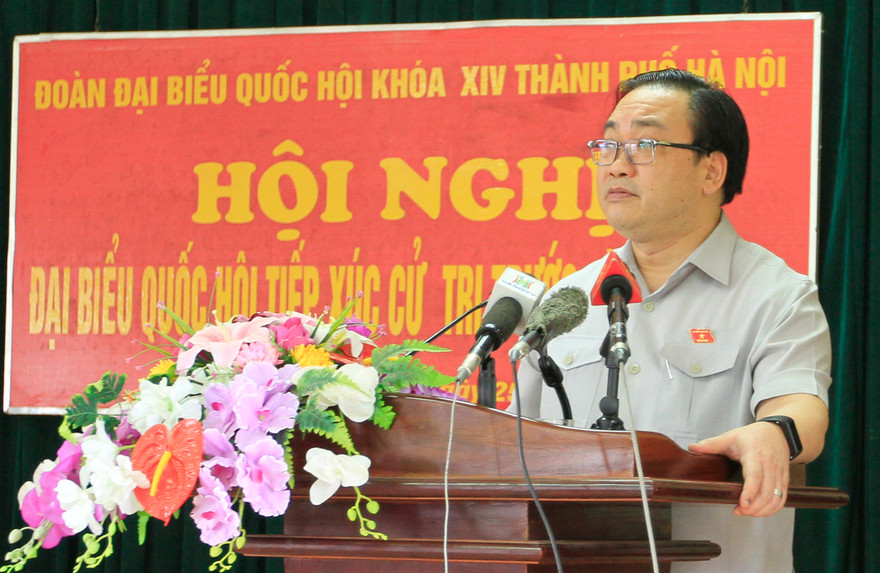 Bí thư Thành ủy Hà Nội Hoàng Trung Hải phát biểu tại hội nghị. Ảnh: Trường Phong