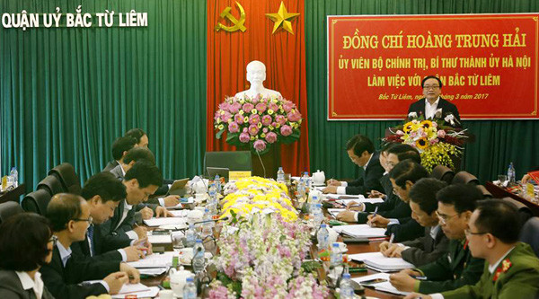 Bí thư Thành ủy Hà Nội Hoàng Trung Hải phát biểu tại buổi làm việc