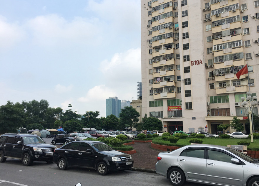 Hà Nội: Nhiều khu đô thị thờ ơ với chiến dịch đòi lại vỉa hè