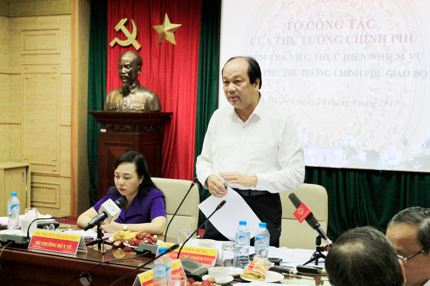 Chủ nhiệm Văn phòng Chính phủ Mai Tiến Dũng dẫn đầu Tổ công tác của Thủ tướng Chính phủ kiểm tra Bộ Y tế. Ảnh: Trường Phong