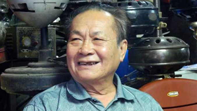 Ông vua quạt cổ Trần Công Phúc.