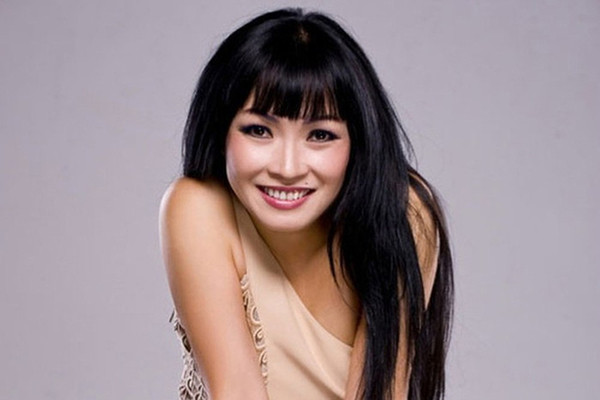 Showbiz 28/8: Phương Thanh kể tình huống oái ăm khi đi vệ sinh cũng bị livestream