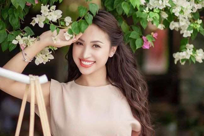 Showbiz 3/8: Vân Hugo hoãn đám cưới vì bệnh dịch COVID-19