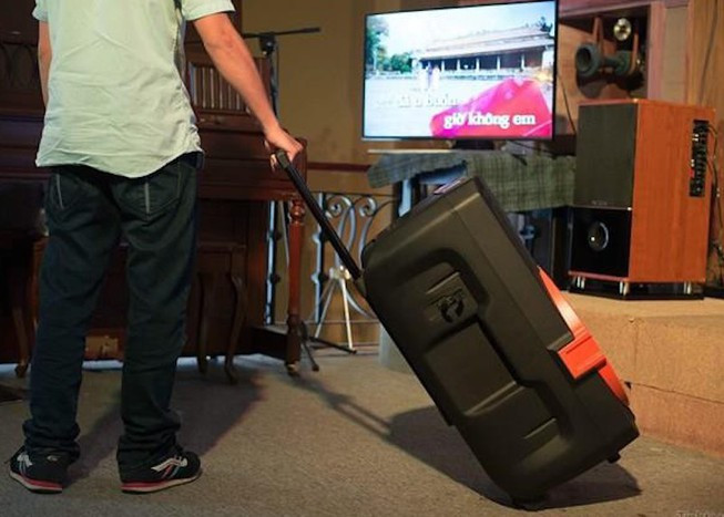 Nhóm nhậu mở loa kẹo kéo đánh công an, nhốt dân phòng