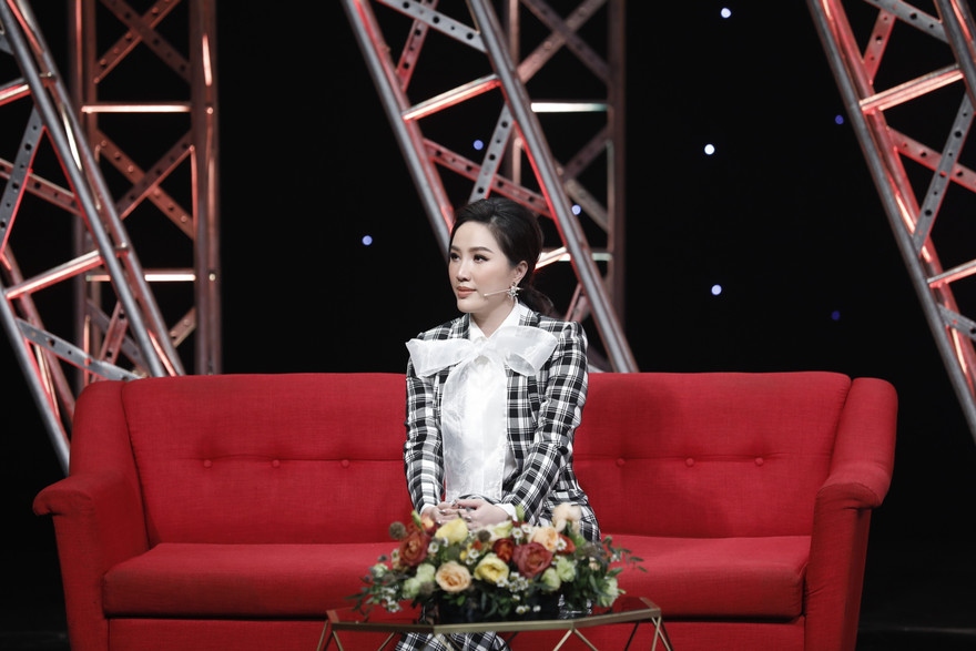 Bảo Thy trong chương trình "Ngôi sao đương thời". 
