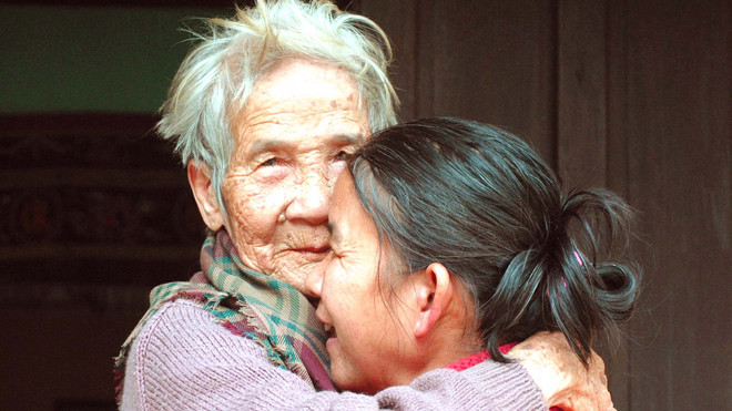 Mẹ con bà Bê hạnh phúc trong ngày đoàn tụ.