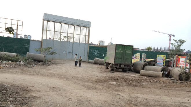 Dự án cao ốc tại 136 Hồ Tùng Mậu (Từ Liêm, Hà Nội) nằm trong danh sách bị kiểm tra việc sử dụng đất do chậm triển khai. Ảnh: L.H.V