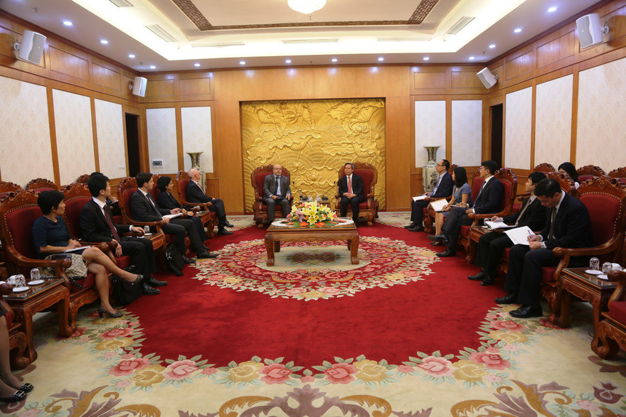 Toàn cảnh buổi tiếp và làm việc với đại diện IMF của lãnh đạo ban kinh tế Trung ương 