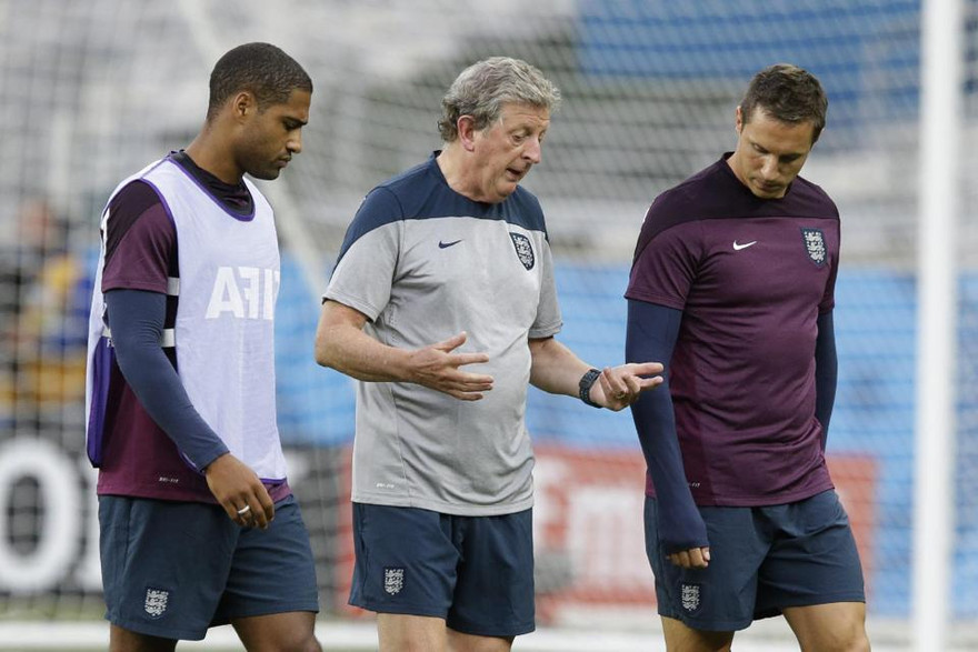 Hodgson sẽ để nhiều cầu thủ dự bị ra sân đêm nay