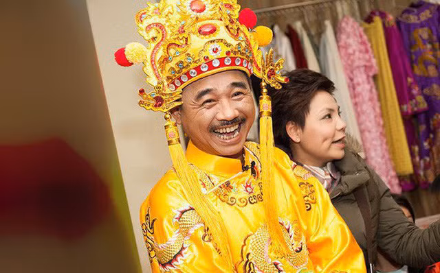 Tin đồn nghệ sĩ Quốc Khánh sắp lấy vợ khiến dư luận xôn xao.