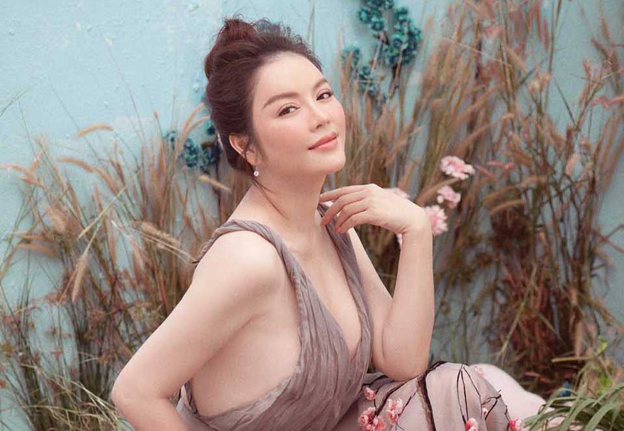 Showbiz 5/2: Lý Nhã Kỳ tiết lộ về bạn trai kém 2 tuổi, giấu kín 9 năm