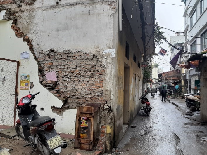 Ngõ chùa Liên Phái