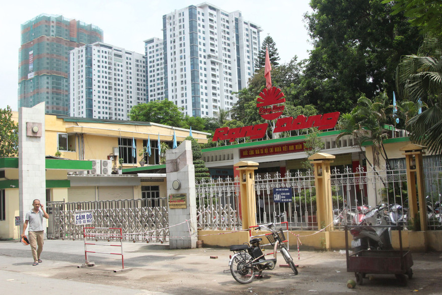 Nhà máy Rạng Đông, cơ sở xin chuyển đổi thành nhà cao tầng nhưng chưa được chấp thuận.