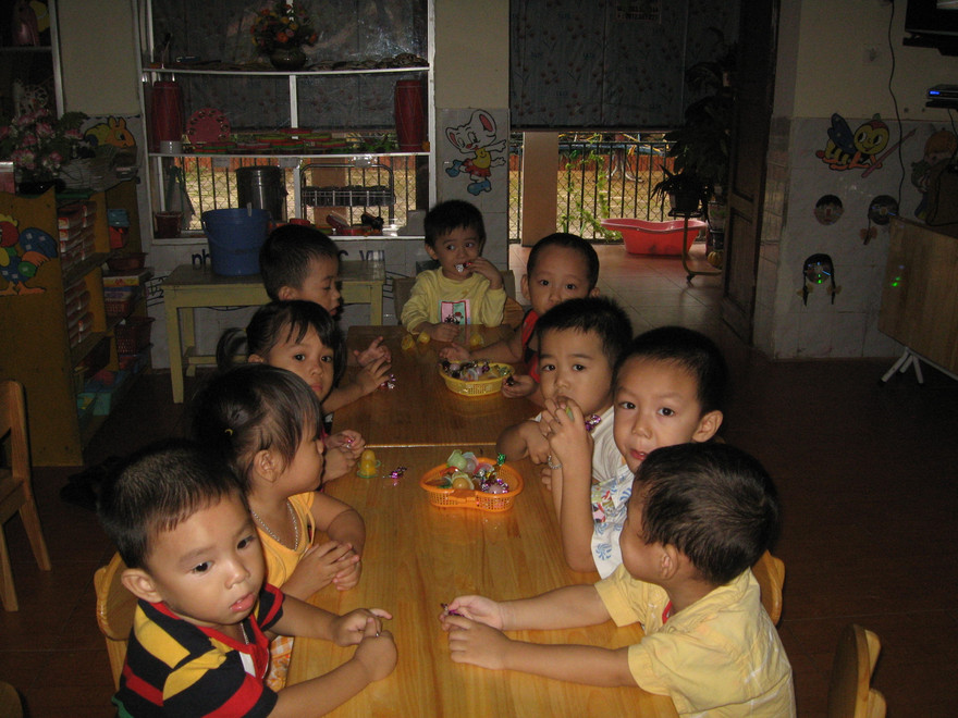 Nhiều học sinh bậc mầm non và cấp Tiểu học trên địa bàn TP Vinh có nguy cơ không được đi học, vì quá tải.