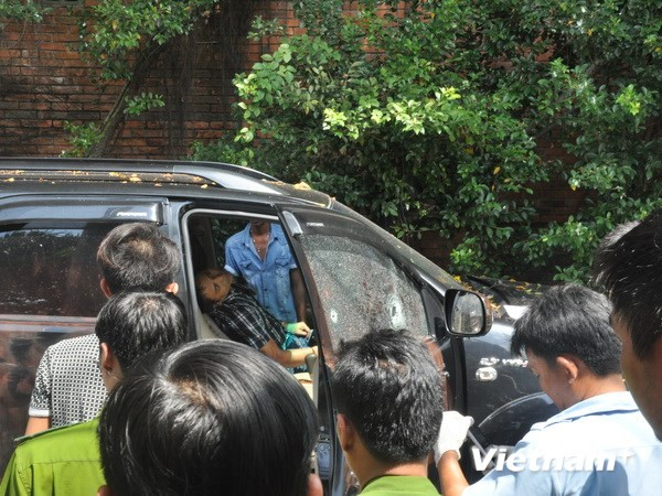 Chiếc xe tại hiện trường. (Ảnh: Dương Chí Tưởng/Vietnam+) 