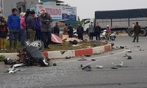 Hiện trường vụ tai nạn thương tâm.