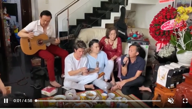 Showbiz 16/9: Hoài Linh cùng Dương Triệu Vũ hát mừng sinh nhật mẹ